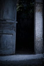 🚪 दस्तक से ज़िंदा रहती है ज़िंदगी ❤️ दोस्तों से महफ़िल जिंदा रहती है